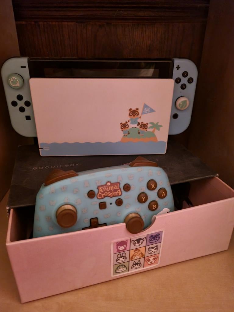 Nintendo switch animal crossing edition!!, Spelcomputers en Games, Spelcomputers | Nintendo Switch, Ophalen, Zo goed als nieuw