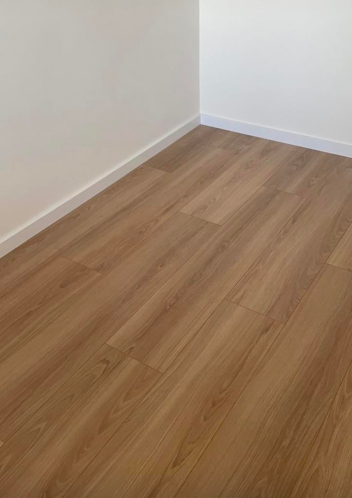 Laminaat inclusief leggen, ondervloer en plakplint €23,95, Ophalen, Nieuw, 75 m² of meer, Laminaat