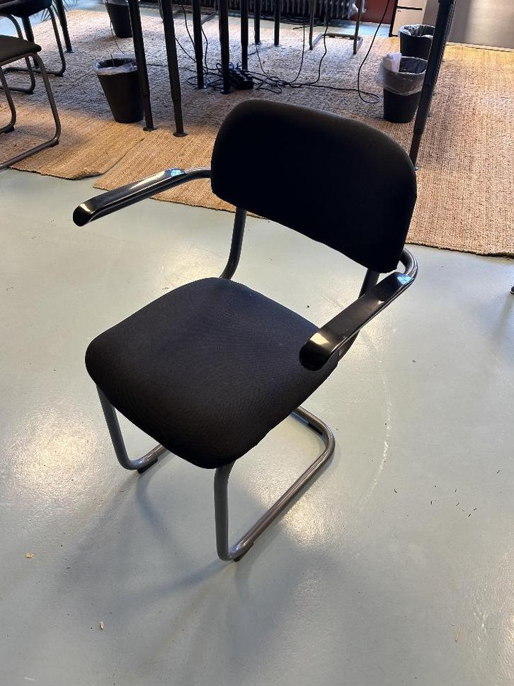 Buisstoelen voor kantoor/bureau (16x), Huis en Inrichting, Stoelen, Gebruikt, Vijf, Zes of meer stoelen, Kunststof, Stof, Grijs