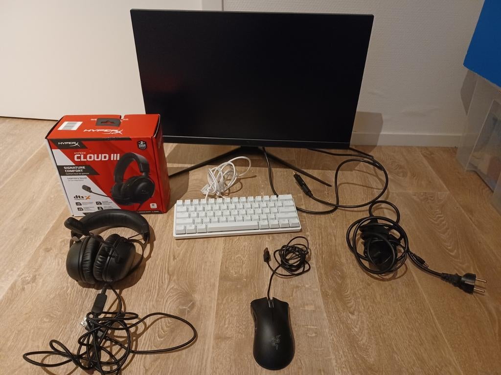 Gaming setup(monotor, muis, toetsenbord, headset), Spelcomputers en Games, Spelcomputers | Xbox One, Zo goed als nieuw, 500 GB