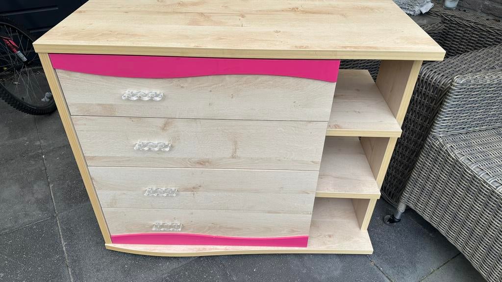 Gautier commode en bed met roze accenten, Ophalen, Kunststof, Gebruikt, 100 tot 150 cm