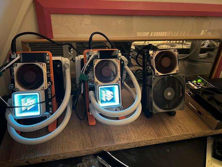 3x Nerdqaxe ++ - 14th/s - stil, Computers en Software, Overige Computers en Software, Gebruikt, Ophalen