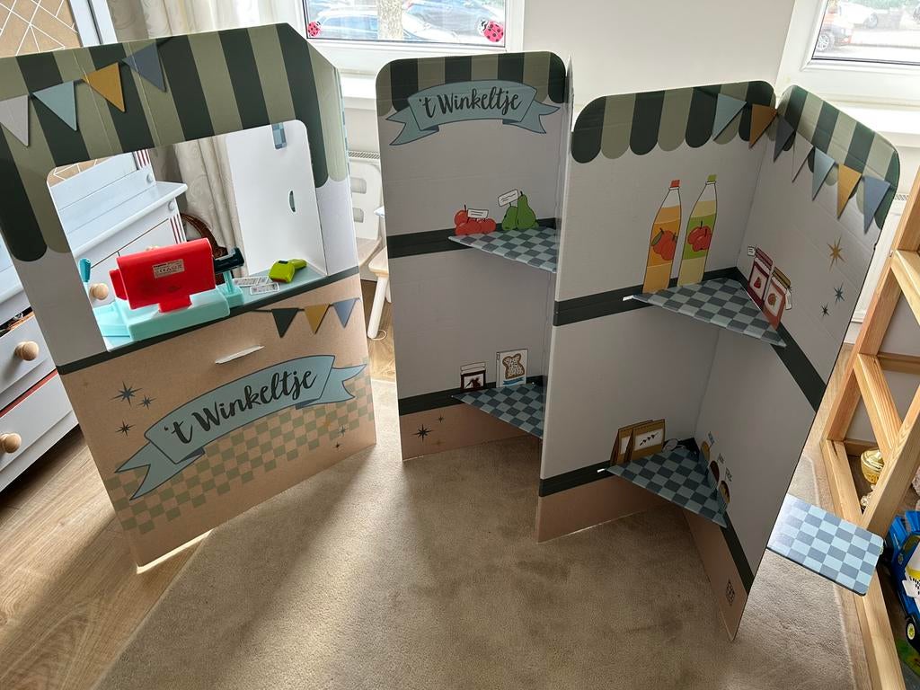 Kartonnen winkel  met kassa, Ophalen, Zo goed als nieuw
