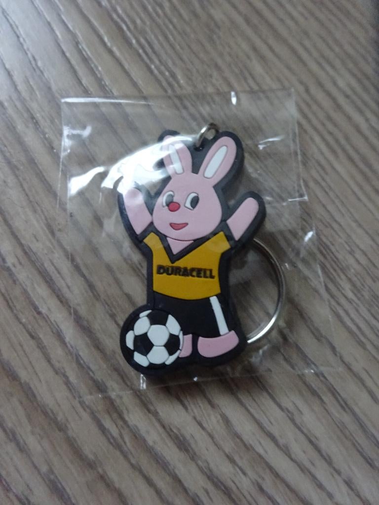 Sleutelhanger Duracell Football Bunny, Ophalen of Verzenden, Nieuw, Merk