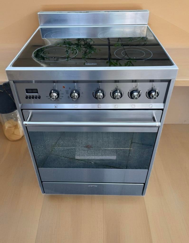 Smeg inductie fornuis, Witgoed en Apparatuur, Fornuizen, 60 cm of meer, Grill, Ophalen of Verzenden, Zo goed als nieuw