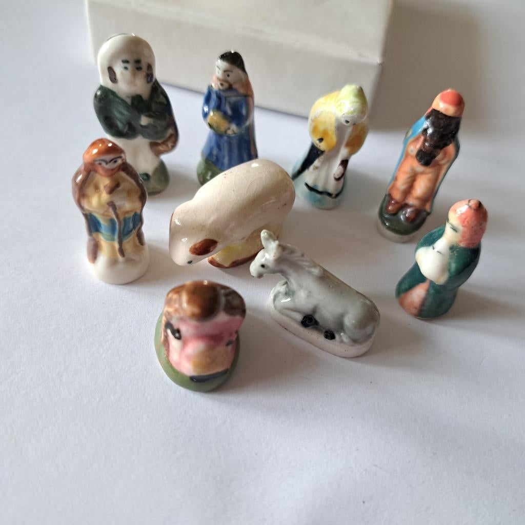 Vintage mini beeldjes feves lotje, Verzamelen, Beelden en Beeldjes, Verzenden, Zo goed als nieuw, Dier