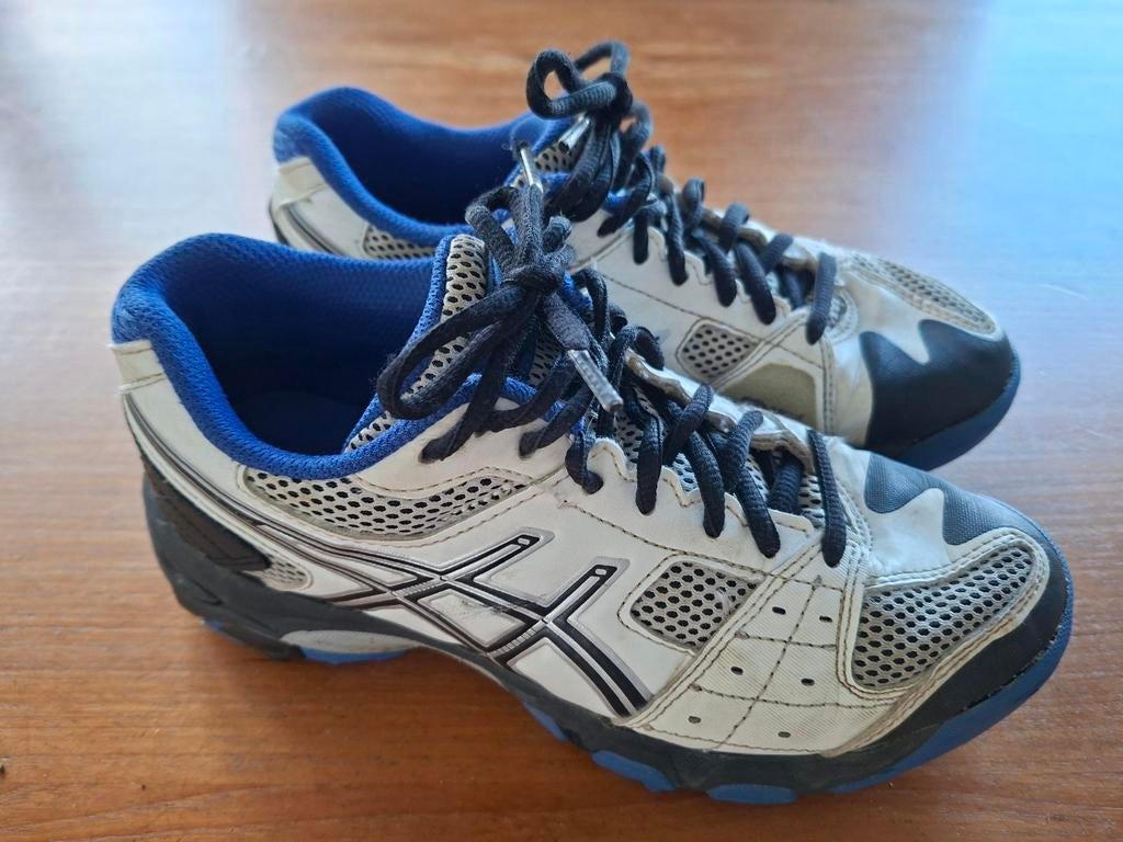 Asics korfbal hockey schoenen kunstgrasschoenen maat 34-35, Ophalen of Verzenden, Overige typen, Asics
