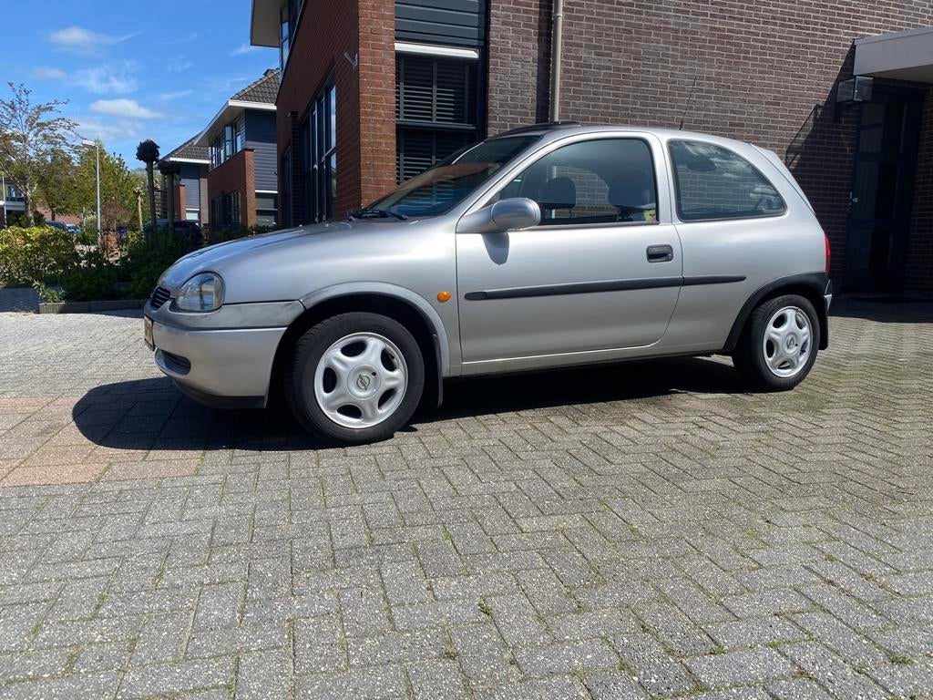 Opel Corsa 1.2 I 16V 3D 1999 Grijs, 450 kg, 850 kg, Origineel Nederlands, Handgeschakeld