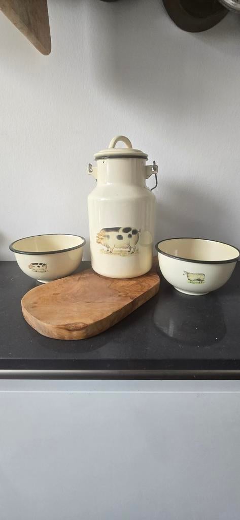 Vintage geëmailleerde melkbus en kommen met boerderijdieren, Ophalen of Verzenden