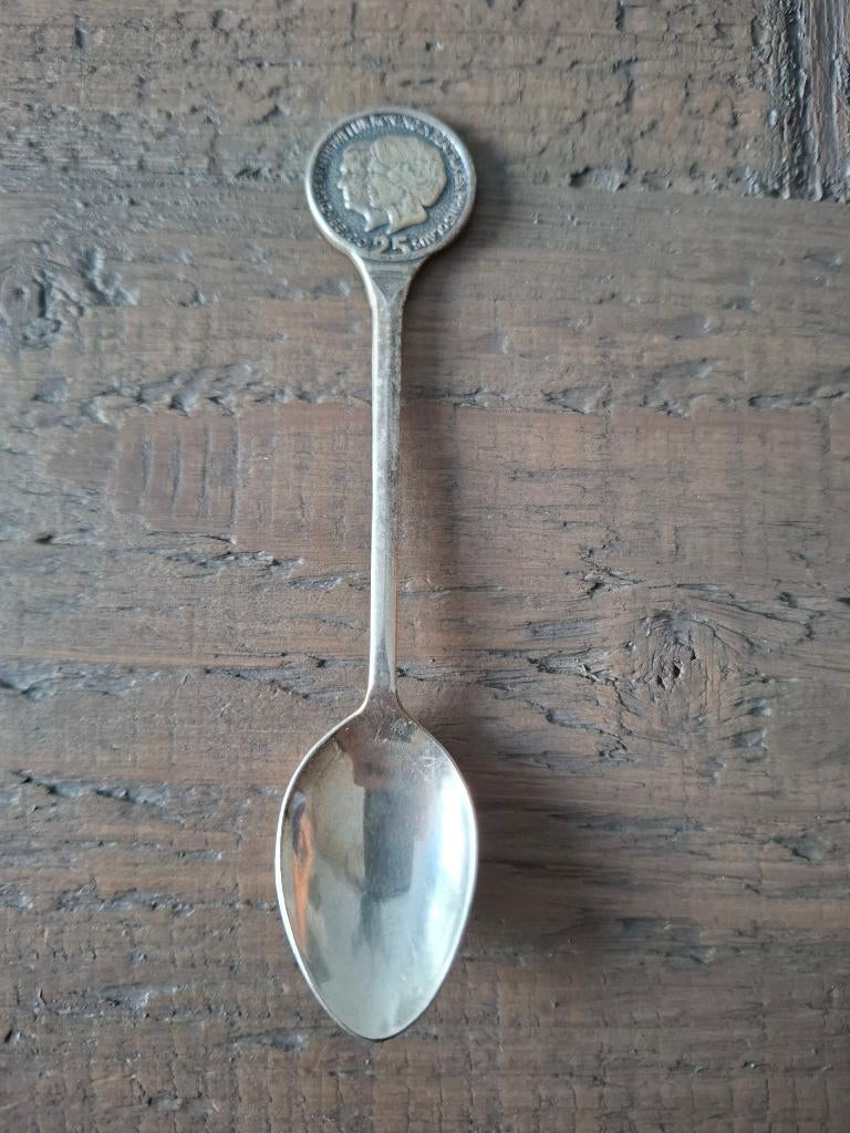 Herdenkingslepeltje 25-jarig jubileum Koningin Beatrix, Verzamelen, Koninklijk Huis en Royalty, Gebruikt, Speld(je) of Lepel(tje)