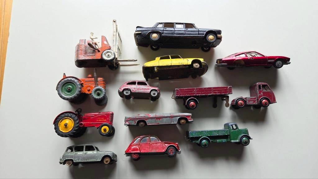 12x oude Dinky Toys Fiat Citroën Renault ea voor restauratie, Hobby en Vrije tijd, Modelauto's | 1:43, Verzenden, Gebruikt, Auto
