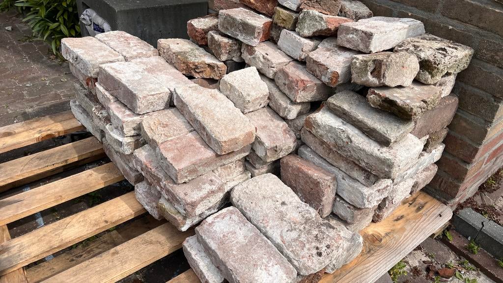 Hoop oude stenen, Ophalen, Zo goed als nieuw, Bakstenen
