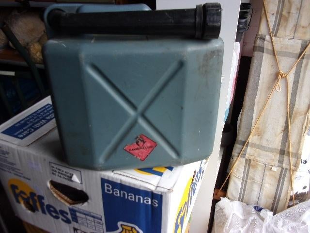 benzine jerrycan / voorraad tankje, Fietsen en Brommers, Ophalen of Verzenden, Gebruikt, Tank
