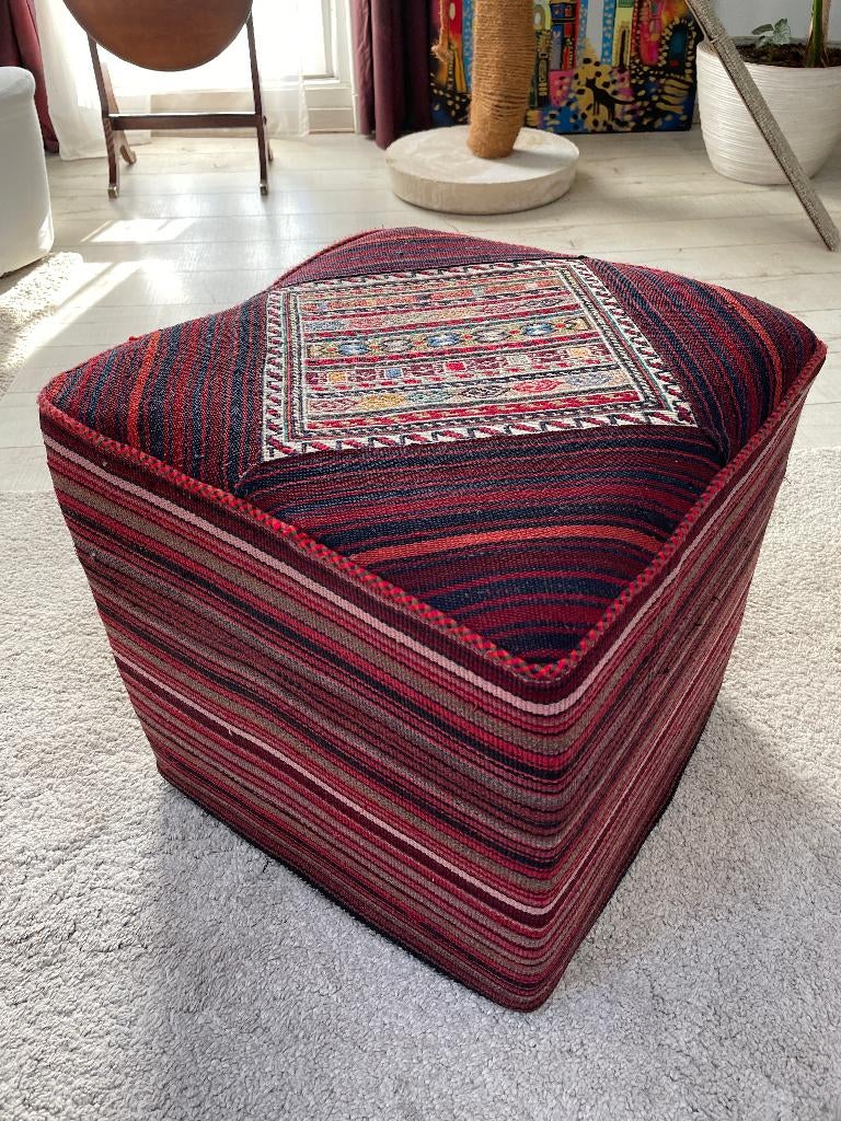 Oosterse Vintage Poef / Voetenbankje, Ophalen, ., Zo goed als nieuw, Persian