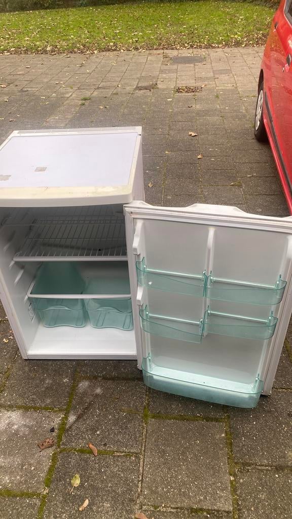 Koelkast breed 54 cm tafelmodel goed werk schoon, Witgoed en Apparatuur, Koelkasten en IJskasten, 85 tot 120 cm, Zonder vriesvak