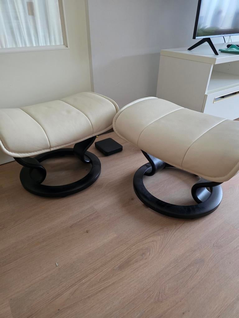 Leren voetenbankjes, Huis en Inrichting, Banken | Voetenbanken en Poefen, Ophalen, 125 cm of meer, Leer, Zo goed als nieuw