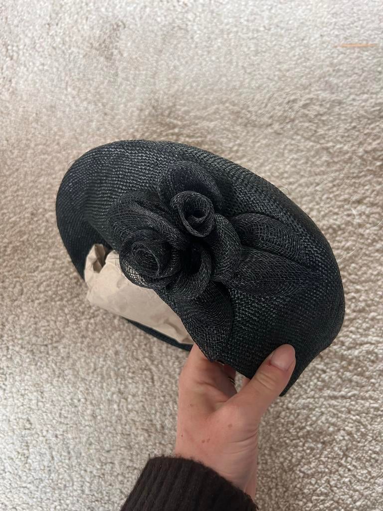 Seeberger Hoedje - Elegant Zwart Hoofddeksel, Ophalen of Verzenden, Nieuw, One size fits all, Hoed