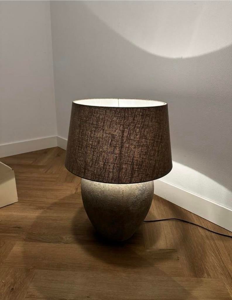 Stijlvolle Brynxz Tafellamp met Stoffen Kap, Ophalen, Zo goed als nieuw, Stof, 50 tot 75 cm