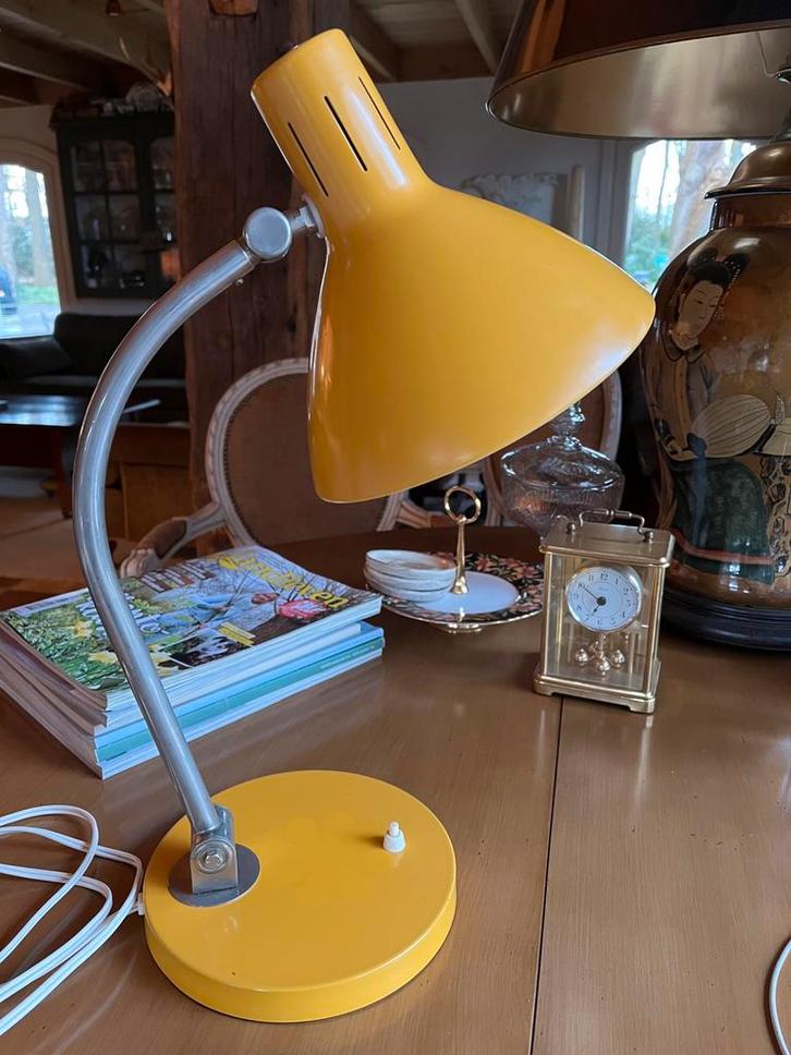 Hala Zeist Busquet gele industrieel vintage retro bureaulamp, Huis en Inrichting, Lampen | Tafellampen, Gebruikt, Minder dan 50 cm