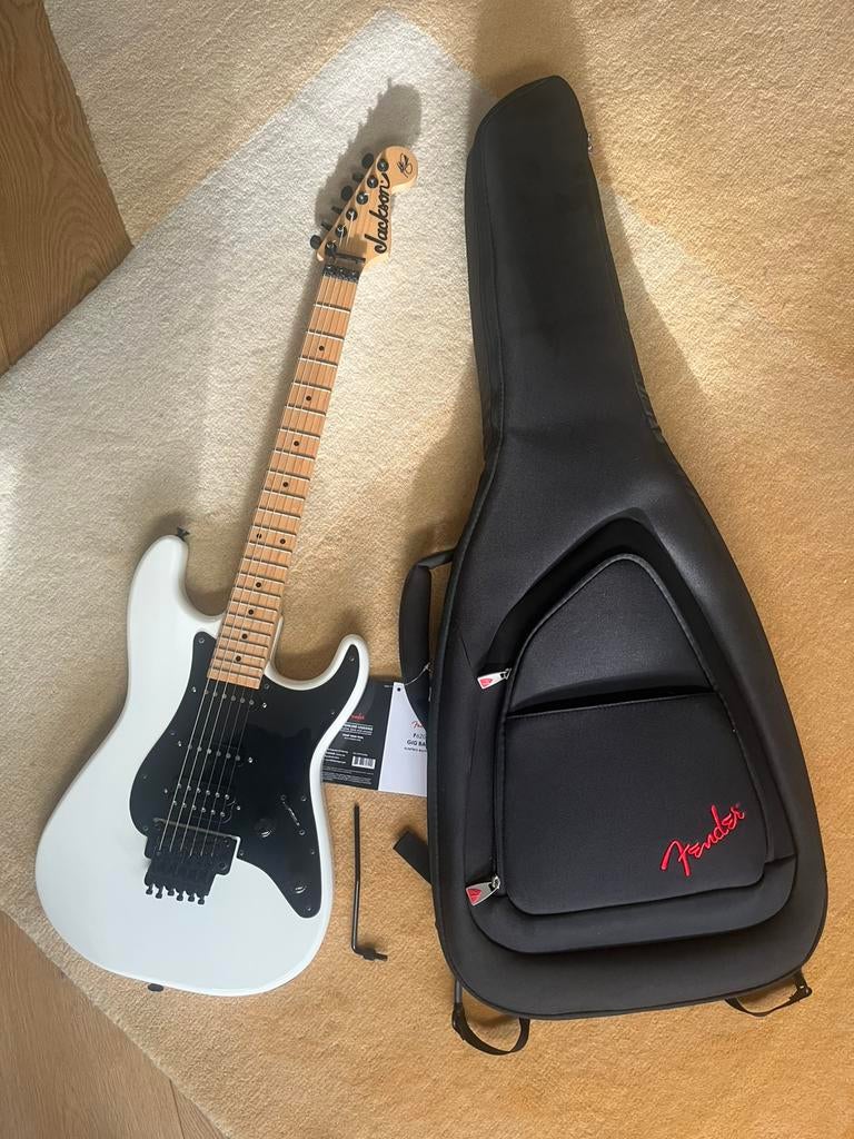 Jackson Adrian smith el.guitar with gig bag, Ophalen of Verzenden, Zo goed als nieuw, Solid body, Overige merken