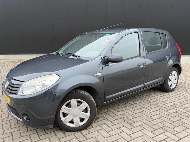 Dacia SANDERO 1.6 AMBIANCE/ AIRCO/ NIEUWE DISTR /TREKHAAK, Auto's, Dacia, Sandero, ABS, Airbags, Centrale vergrendeling, Startonderbreker
