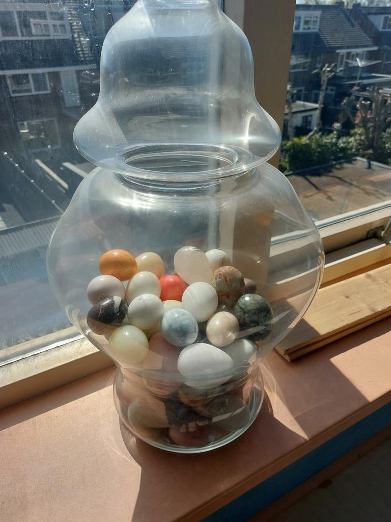 Glazen snoeppot met marmeren eieren., Ophalen, Vintage, Gebruikt, Meerkleurig