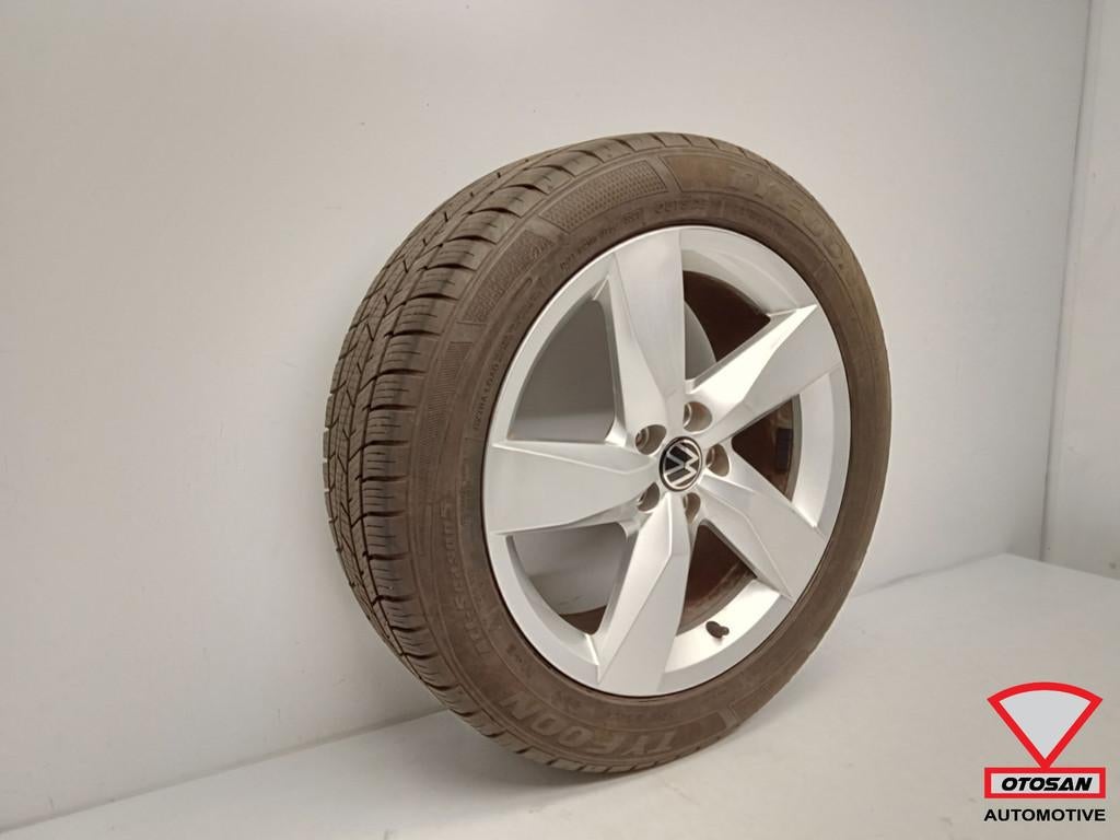 VW T-Cross Chesterfield Velg 17Inch Tyfoon 4Season 2GM601025, Gebruikt, Volkswagen, Volkswagen AG, Berliner Ring 2
38440  Wolfsburg, DE