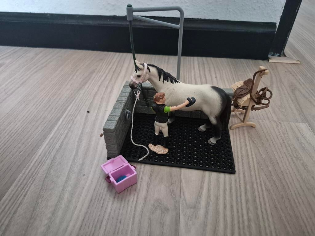 Schleich Poetsplaats met paard en ruiter, Ophalen of Verzenden, Zo goed als nieuw, Jongen of Meisje