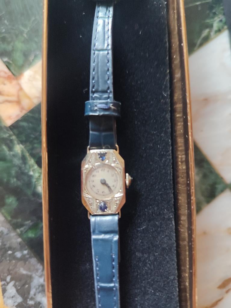 Art deco platinum horloge met saffieren en diamanten, Ophalen of Verzenden, Overige materialen, Overige typen, Met edelsteen