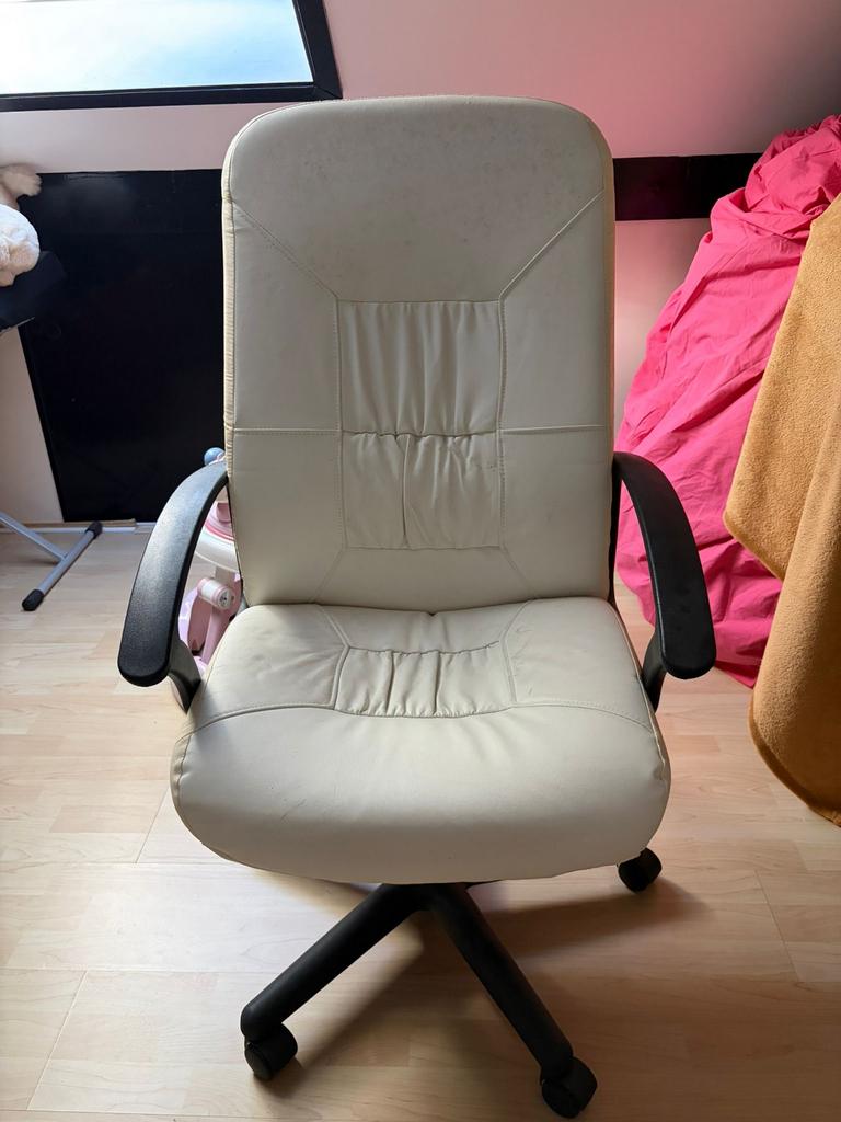 Comfortabele crème bureaustoel met wieltjes, Ophalen, Gebruikt, Beige, Bureaustoel