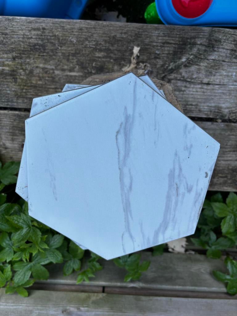Hexagon Carrara marmerlook tegels, Nieuw, Ophalen of Verzenden, 20 tot 40 cm, 10 m² of meer