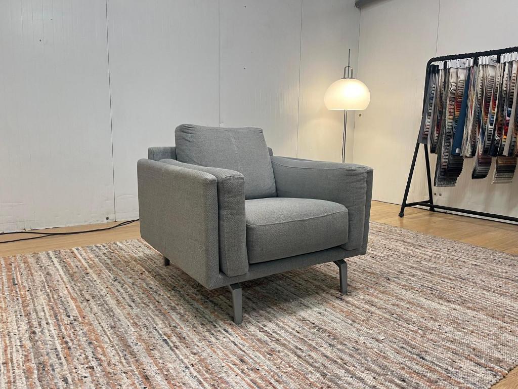 ZGAN Leolux Bellice Fauteuil Grijsblauw – NP: €3.250, Huis en Inrichting, Fauteuils, Leolux, 75 tot 100 cm, Ophalen of Verzenden