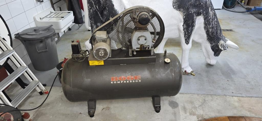 Compressor Boge SK 15, Doe-het-zelf en Verbouw, Compressors, 100 liter of meer, Ophalen, Minder dan 200 liter/min