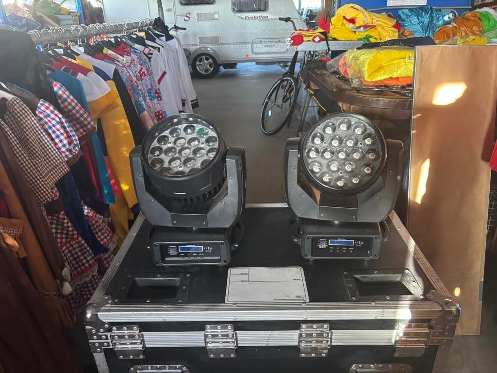 2x Movinghead Led Wash Zoom 19x15 watt, Muziek en Instrumenten, Licht en Laser, Ophalen of Verzenden, Zo goed als nieuw, Licht