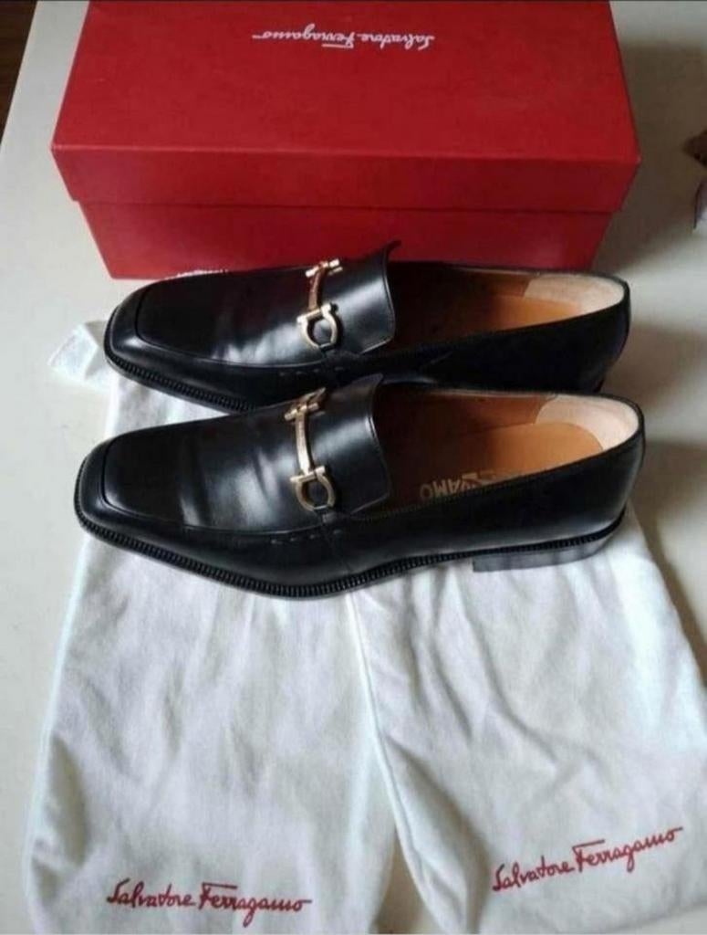 Ferragamo  43, Ophalen, Zo goed als nieuw, Zwart