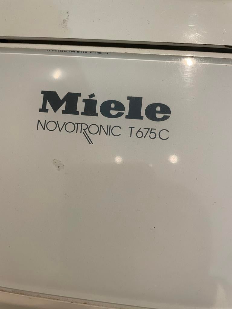 Miele Novotronic T675C Condensdroger, Witgoed en Apparatuur, Wasdrogers, Ophalen, 6 tot 8 kg, Gebruikt, Voorlader