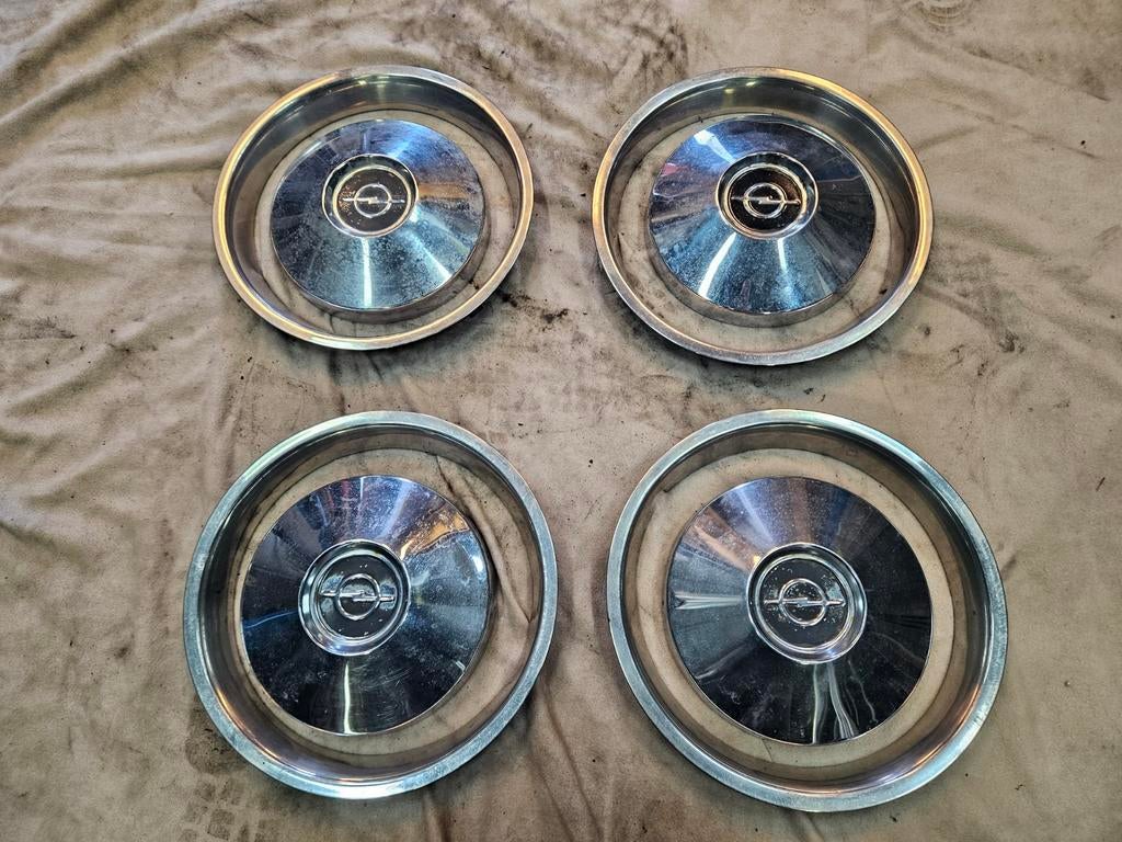 Set van 4 Opel Rekord C wieldoppen 13 inch., Ophalen, Gebruikt, Opel