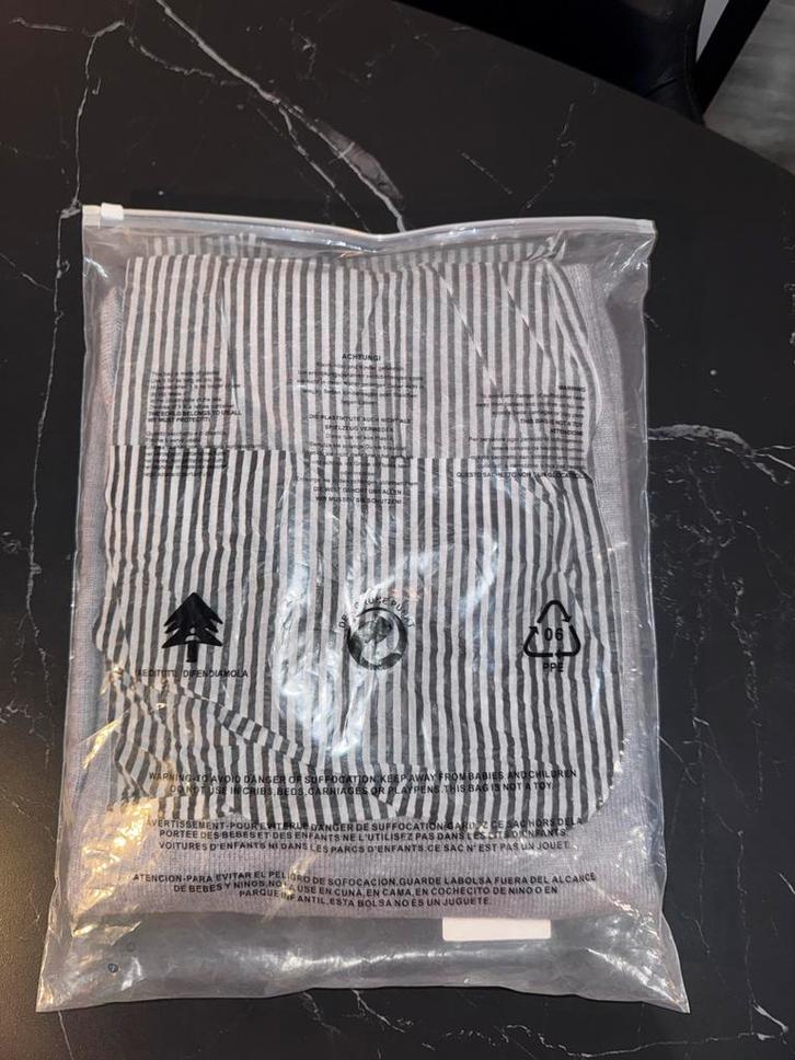 AMI Paris Trui - Grijs met Zwart Logo (Maat XL), Kleding | Heren, Truien en Vesten, Nieuw, Maat 56/58 (XL), Grijs, Verzenden