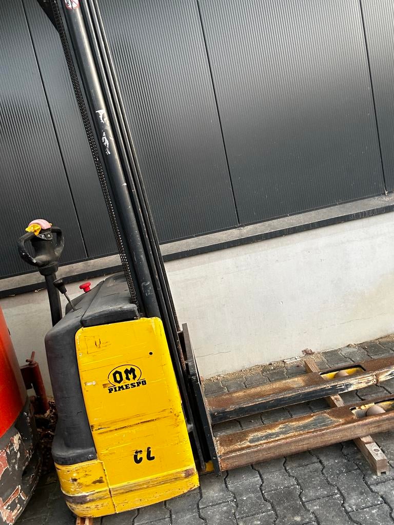 Elektrische Stapelaar - OM Pimespo defecte accu, Ophalen