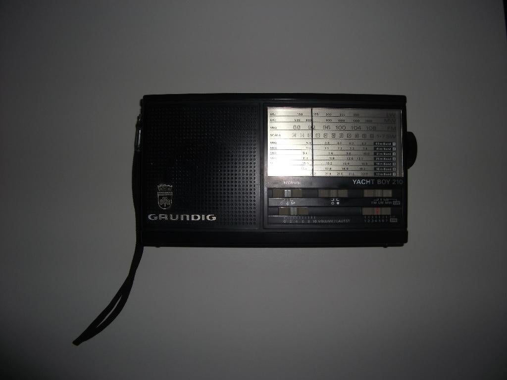 wereldontvanger transistor radio Grundig, Ophalen of Verzenden, Gebruikt, Wereldontvanger