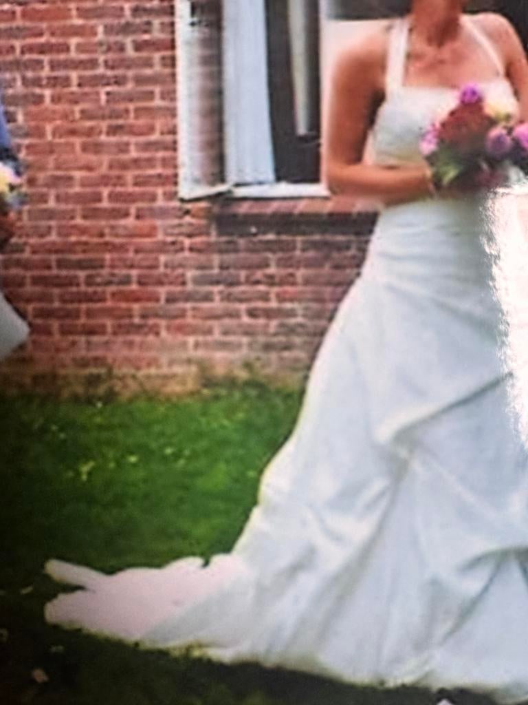 Gratis! Gedr.trouwjurk met vlek.Voor toneel of animatieream?, Ophalen, Gedragen, Wit, Trouwjurk