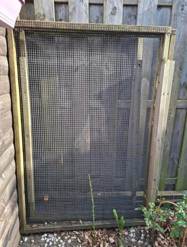 1, 2, 3, 4 of 5 gaaspanelen, formaat elk 143 x 99 x 1,3 cm, Ophalen, Gebruikt, Hout, Volière