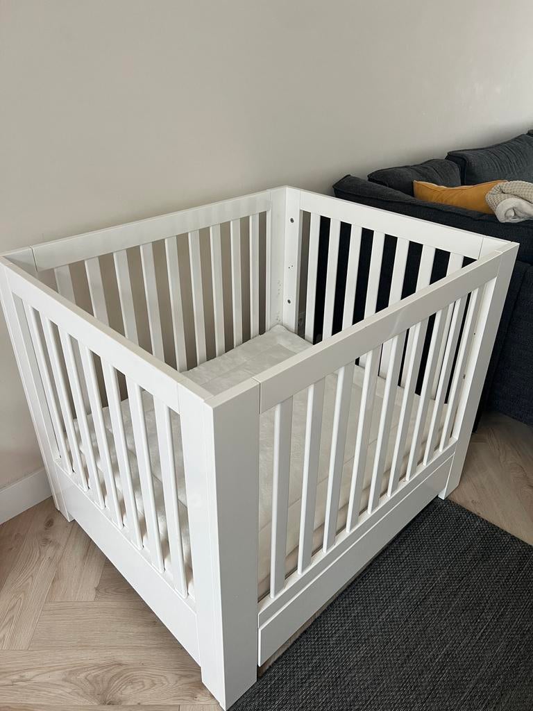 Kidsmill Alaska Box Met Lade Wit Hoogglans, Kinderen en Baby's, Boxen, Ophalen, Gebruikt, Vierkant, In hoogte verstelbaar