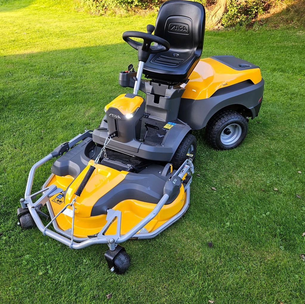 Stiga park 4wd zitmaaier hst frontmaaier zitmaaier mulch, Ophalen of Verzenden, Zo goed als nieuw, Mulchfunctie, 90 tot 120 cm