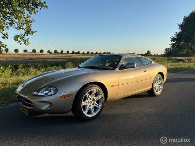 Jaguar XK8 4.0 V8 Coupé boekjes met volledig onderhoud !, Auto's, Achterwielaandrijving, Gebruikt, 8 cilinders, 4 stoelen