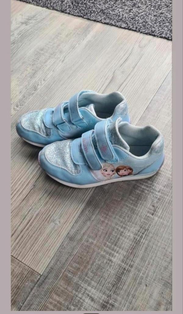 Frozen schoenen Maat 31 - Elsa en Anna, Gebruikt, Meisje, Schoenen, Ophalen of Verzenden