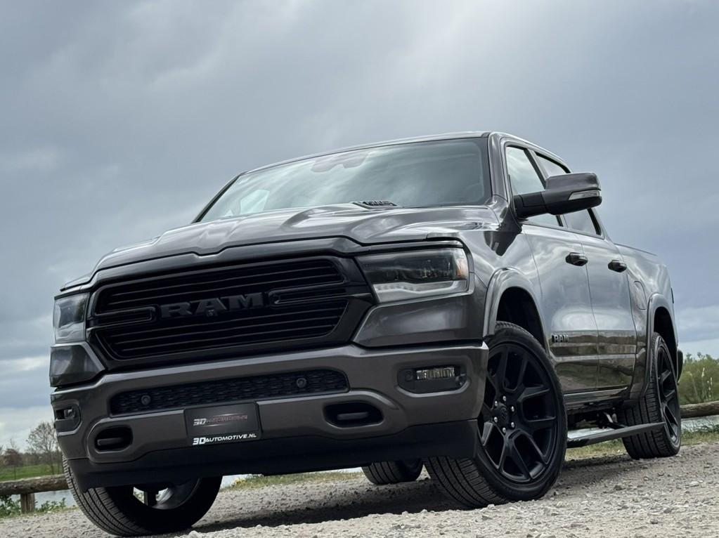 Dodge Ram 1500 LARAMIE NIGHT 5.7L V8, MARGE, GEEN BTW, 1E EI, Auto's, Automaat, 2361 kg, Gebruikt, 5654 cc