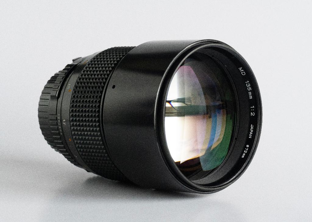 Minolta MD 135mm f/2.0 (uiterst zeldzaam!), Ophalen of Verzenden, Gebruikt, Telelens