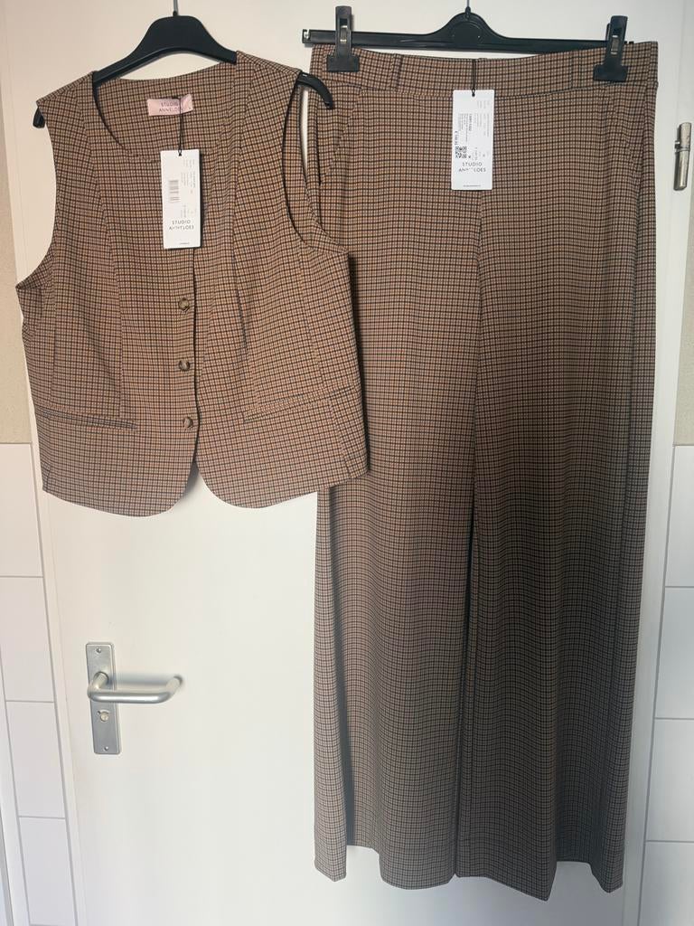 Studio Anneloes Lexie check pantalon en Fie check gilet, Maat 38/40 (M), Kostuum of Pak, Bruin, Nieuw