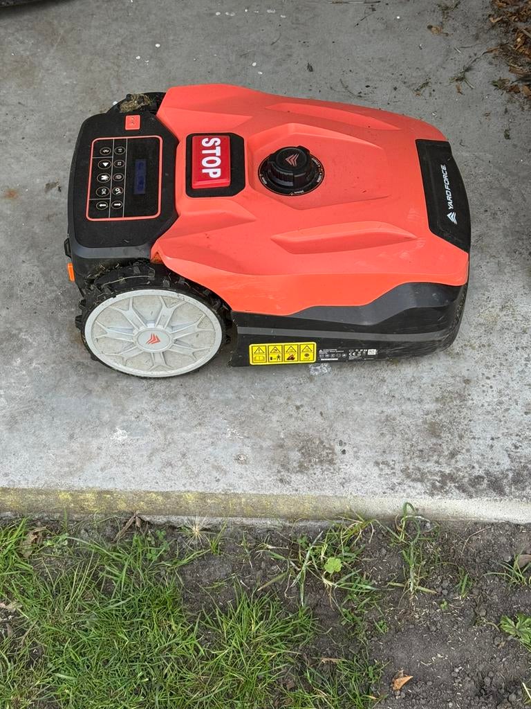 Yard Force XPower 400 Robotmaaier - Zo goed als nieuw, Tuin en Terras, Robotmaaiers, Ophalen, Zo goed als nieuw, 20 tot 25 cm